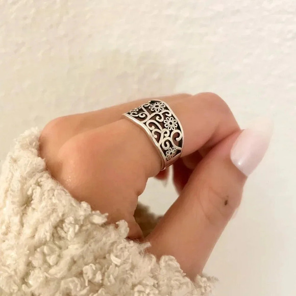 925 Sterling Silver Flower Ring Flower Cutout Ring Vintage Floral Ring Resizable - Picture 7 of 10